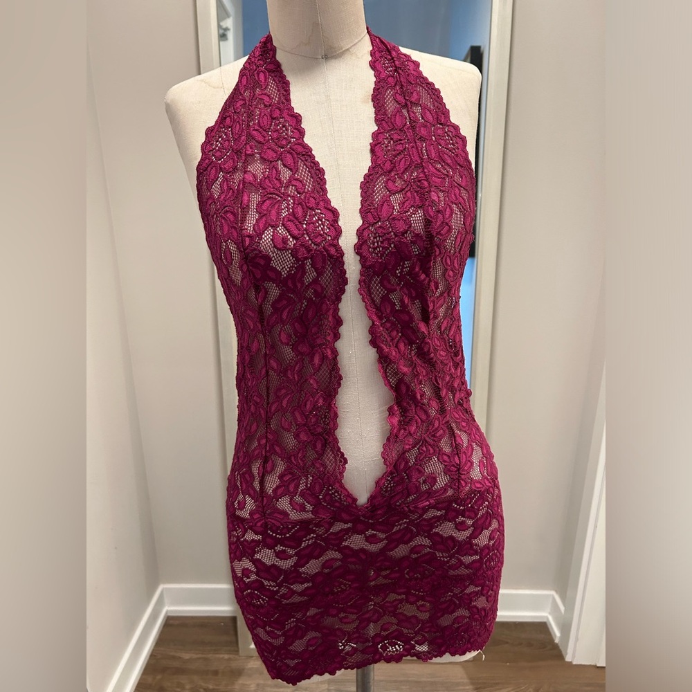 Frederick’s Lace Lingerie in Maroon - S
